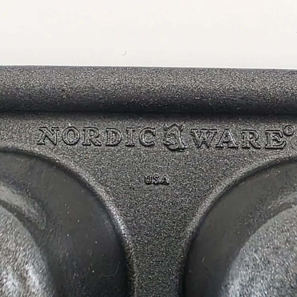 Nordic Ware Holiday Bakeware Pan Nonstick Christmas Mini Loaf Mold USA